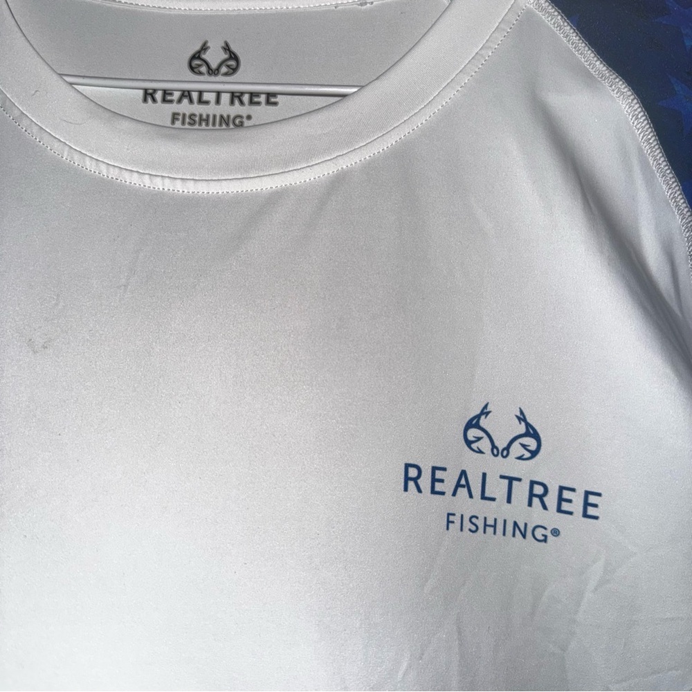 Realtree Men's Long Sleeve White Tee with Flag Sleeve - Picture 3 of 5